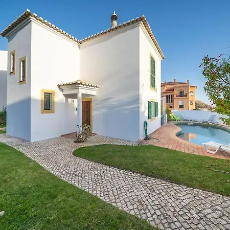 Σπίτι διακοπών Cozy Family With Private Pool *